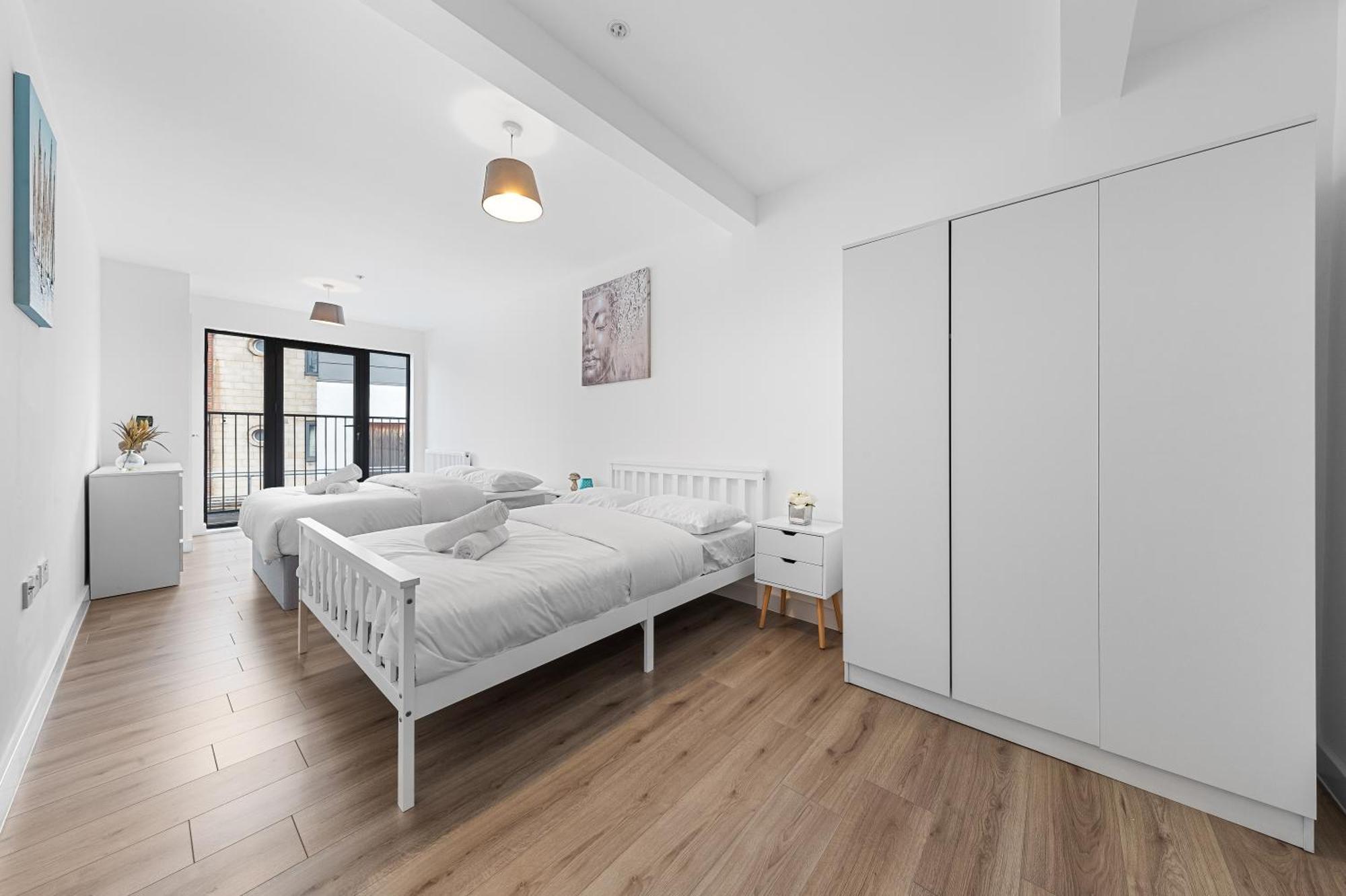 Spacious Sleep 14 1 Min From Tooting Station Mr3 Londra