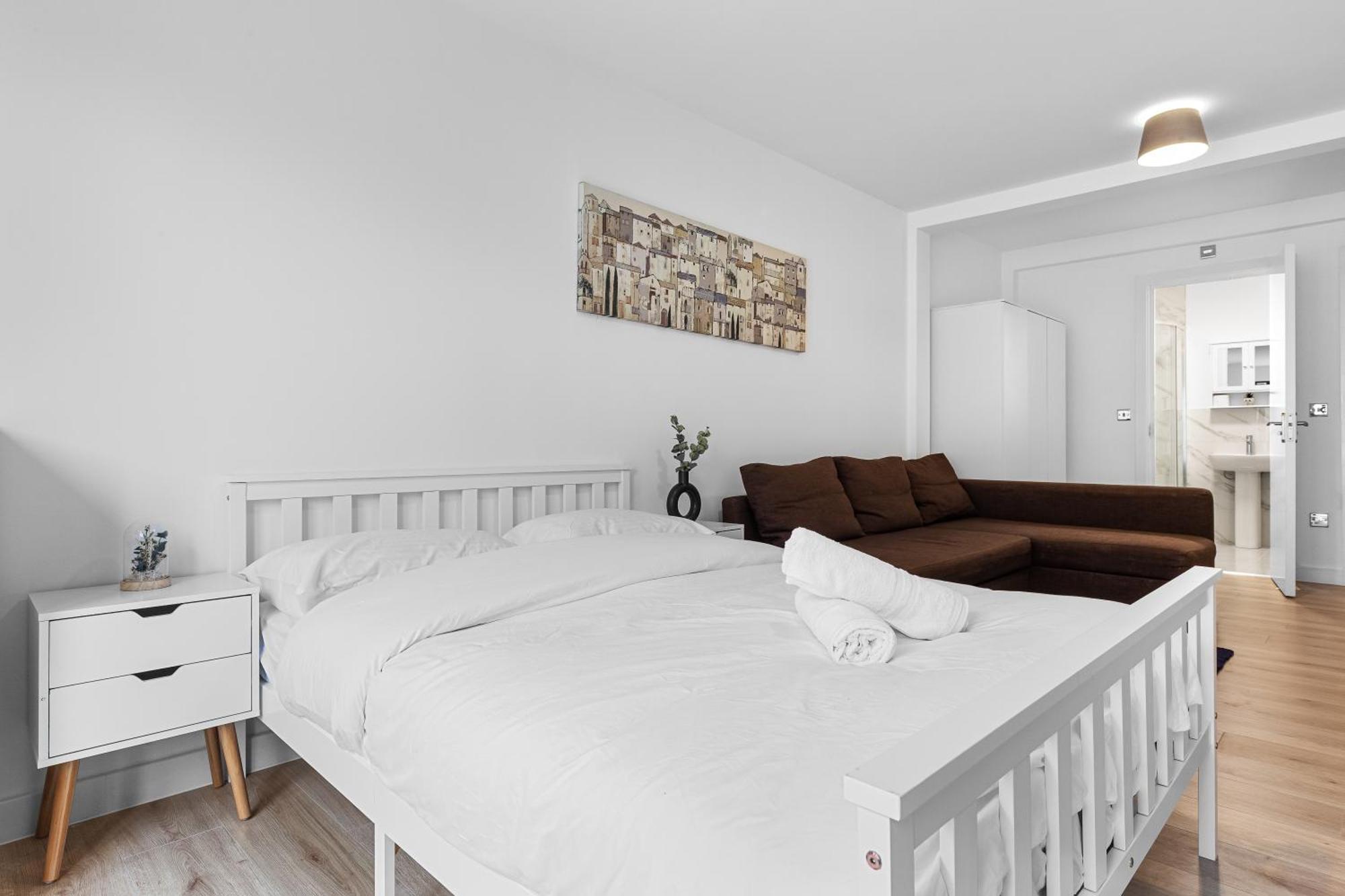 Spacious Sleep 14 1 Min From Tooting Station Mr3
