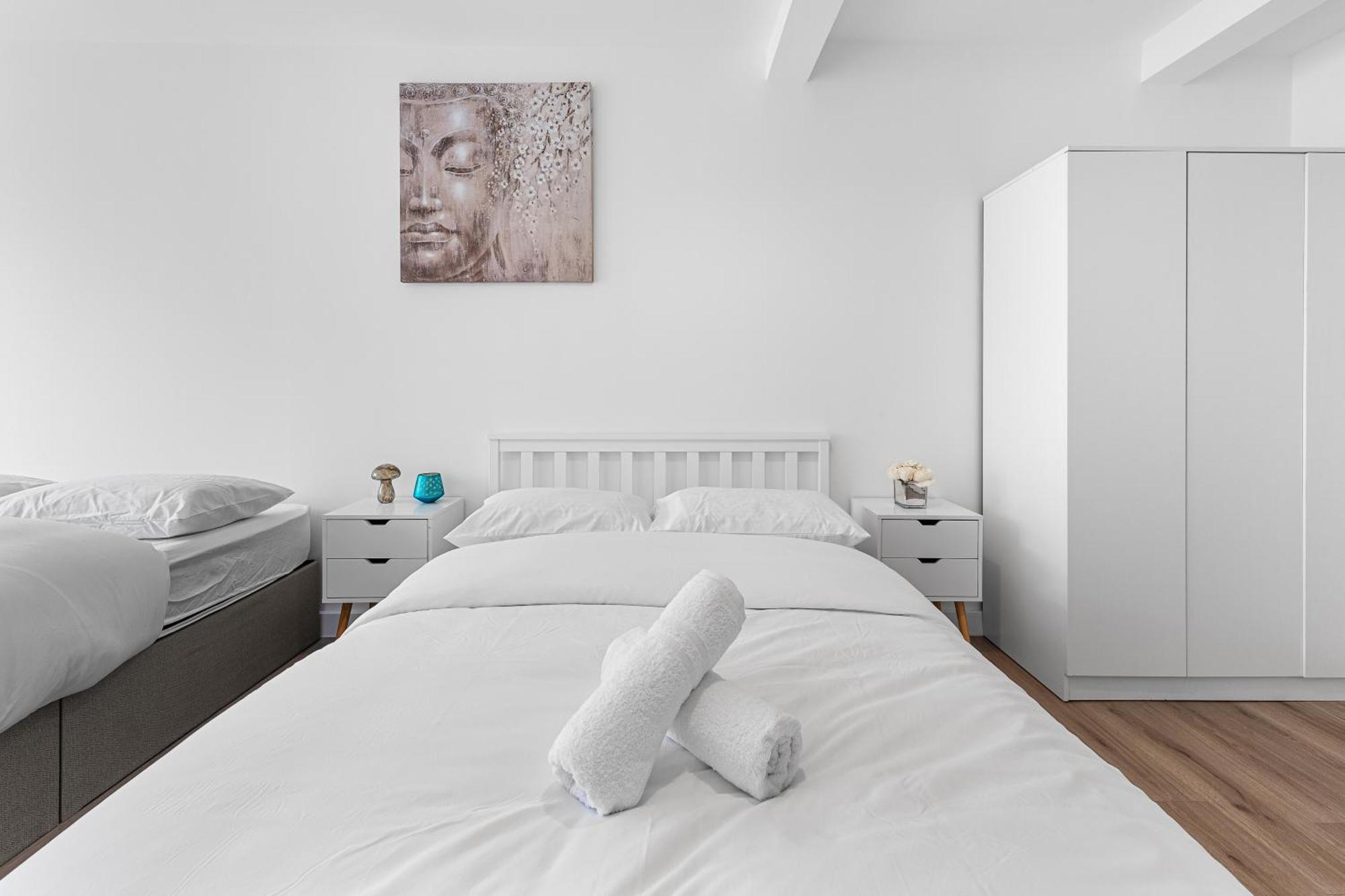 Spacious Sleep 14 1 Min From Tooting Station Mr3 *